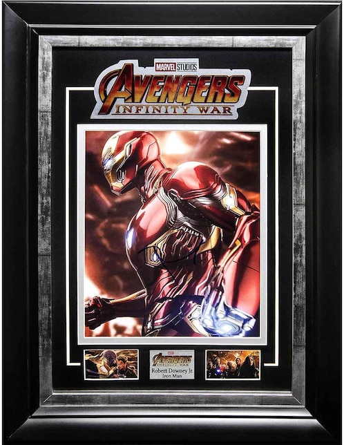 Autógrafo Robert Downey J.R. Avengers Logos Rockers Autographs Fotografía 8 x 10 Pulgadas