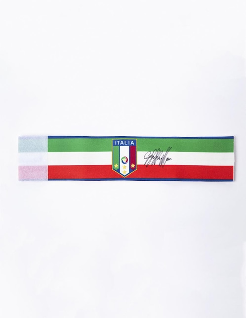 Gafete de capitán firmado por Gianluigi Buffon de Italia