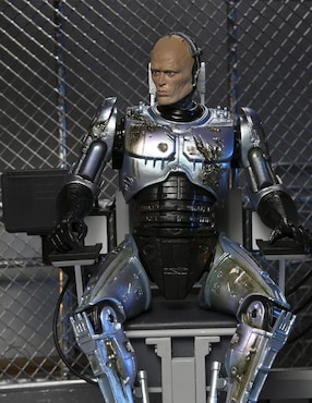Figura Neca Ultimate Battle Damaged Robocop With Chair
