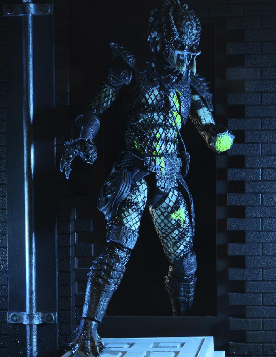 Figura articulada Predator ultimate con movimiento 4